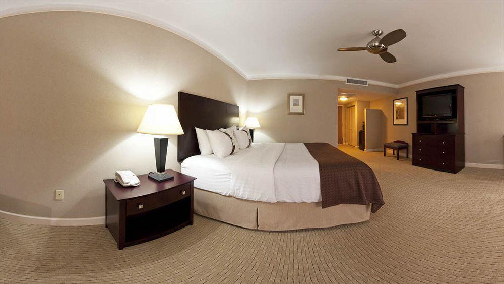 Hotel Holiday College Drive I-10 By Ihg 3*