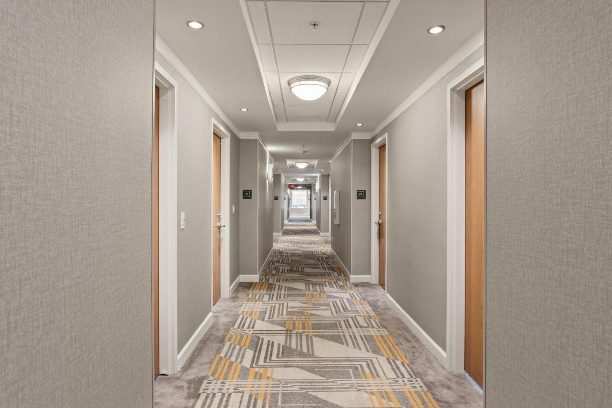 Hotel College Drive I-10 By Ihg