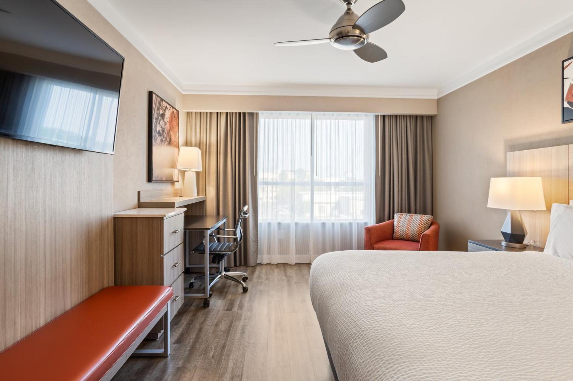 College Drive I-10 By Ihg