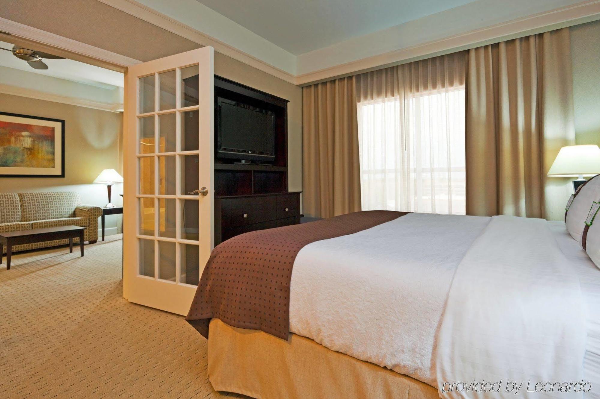 Hotel College Drive I-10 By Ihg